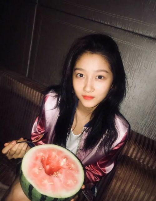 娱乐圈瓜一边吃一边讲,边吃边聊,揭秘明星幕后故事